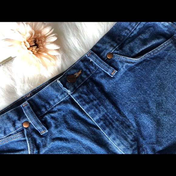 Lace trim Wrangler shorts - Picture 5 of 6